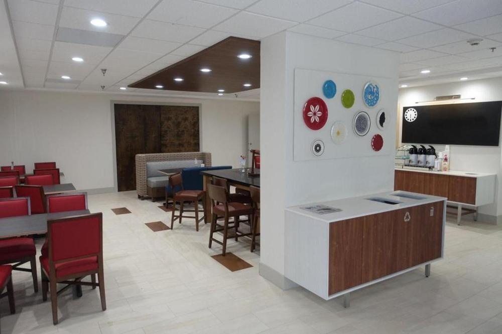 Holiday Inn Express & Suites Brentwood