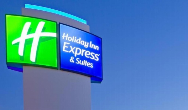 Holiday Inn Express & Suites Brentwood image 6
